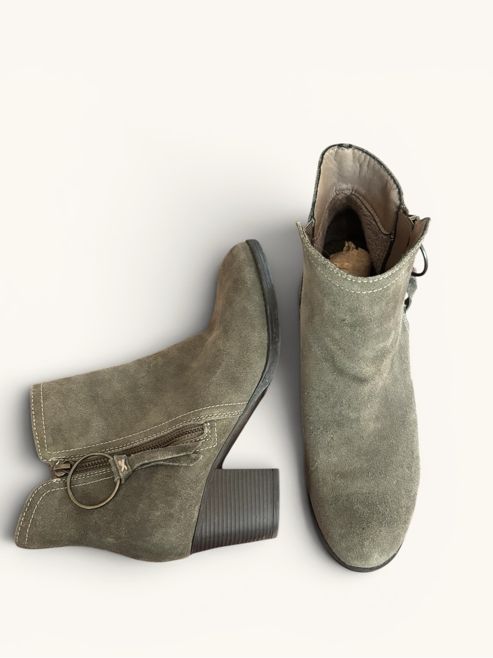 Skechers Olive Green Suede Chunky Blick Heel Ring Pull Zipper Ankle Boots 7.5